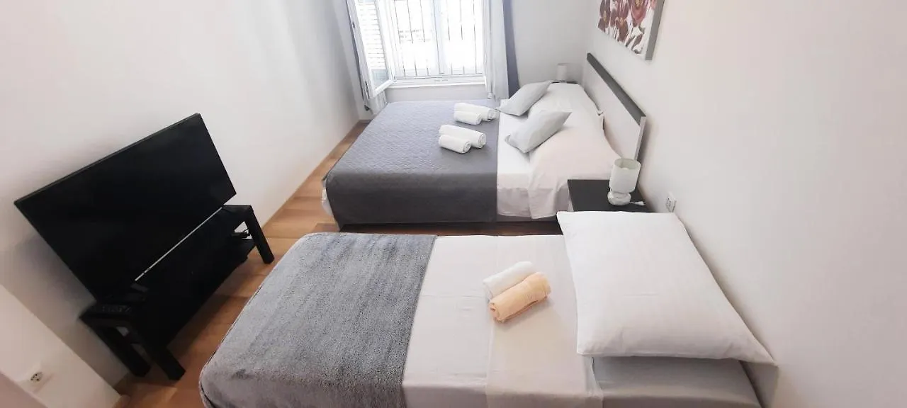 Peninsula Apartment Zadar 0*,